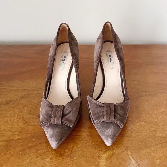 Prada • vintage Y2K brown suede bow kitten heels pumps ruched pleated point toe - Picture 3 of 10